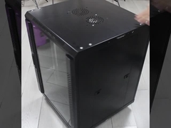 様々なネットワーク構成のための汎用的なネットワークサーバーキャビネット