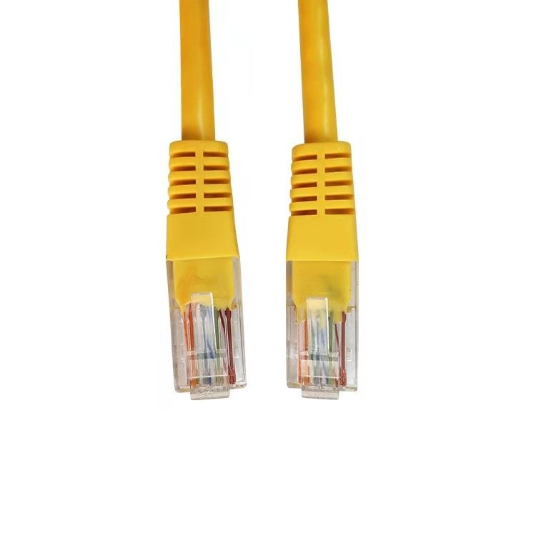 コンピュータおよびルーターのためのUTP Cat5ケーブルの黄色のパッチ・コードのイーサネット ケーブルCat5e